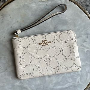 COACH Signature White & Black Dotted Corner Zip Wristlet 

D2092-2961